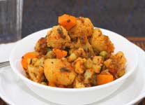 Cauliflower, Carrot and Pea Curry
