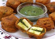 Stuffed Paneer Pakora (A Great Party Biting)